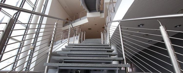 Antirutschstreifen Treppe – schützen Sie sich und Ihre Mitarbeiter